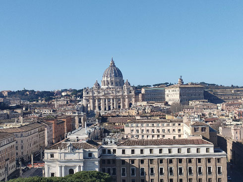 La cosa bella di questi giorni freddissimi è che il cielo è una meraviglia, e basta salire un po' sul panorama romano per godere di certe bellezze 