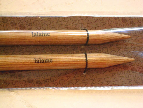 Nadelspitzen in Design-Holz