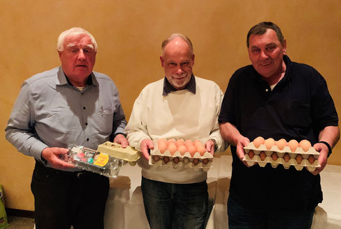 Sieger des Osterpreisschießens von links: Joachim Kallmeyer (Platz 3.), Günter Mechler (Platz 2.) und Klaus Specht (Platz 1.)