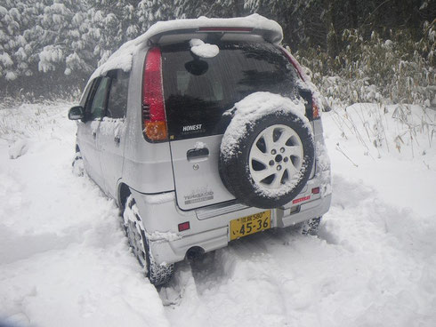 林道分岐の雪30ｃｍ？