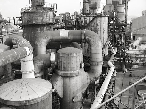 かっての硫酸工場　今は解体されている。　1979年撮影