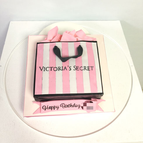 ビクトリアシークレット　ショッピングバッグ型ケーキ