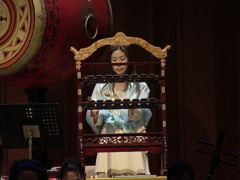 森岡万貴 方響演奏写真