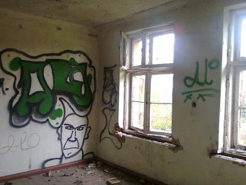 Graffiti w większości wnętrz