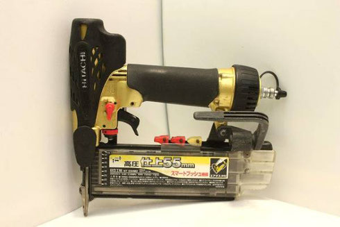 日立 高圧仕上釘打機 NT55HM2 電動工具・エアー工具・大工道具