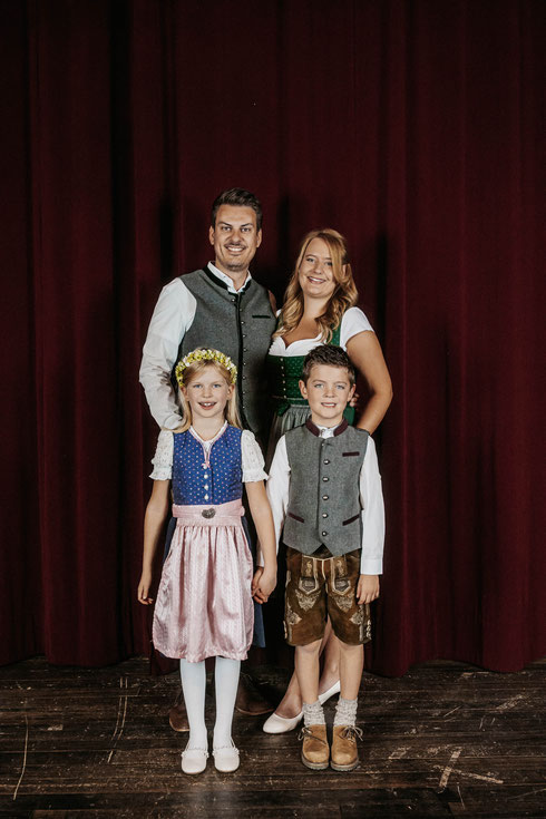 Unser Prinzenpaar Eileen I. und Fabian I., sowie unser Kinderprinzenpaar Amelie II. und Leon III.