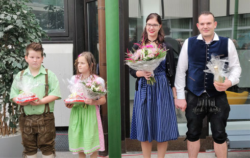 Prinzessin Lara I. & Prinz Stefan I. und Kinder Prinzenpaar Lina und Simon