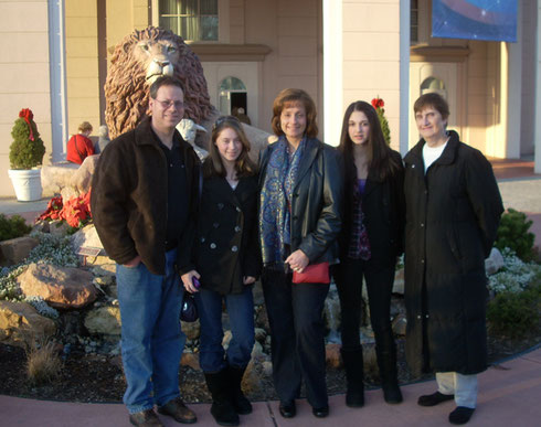 2013 A Family Group Poses in Front of the Lion & Lamb at Sight & Sound Theatre