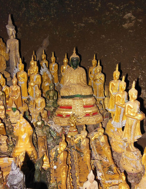 2015 Images in this part of Pak Ou Caves include a Stunning Jade and Gold Buddha