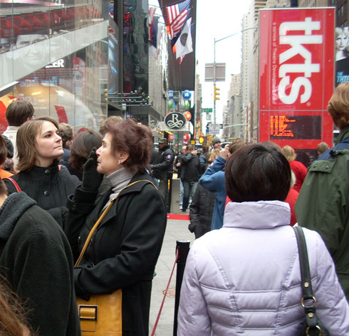 2008 Those Who Love New York Theater Know All About the Discount TKTS Line