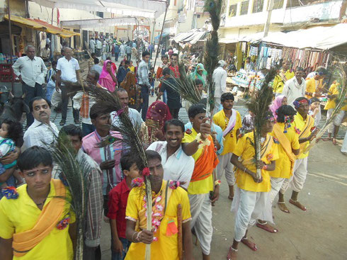 2013 Note the bundles of Peacock Feathers and Painted Eyes of the Dancers here in Orcha