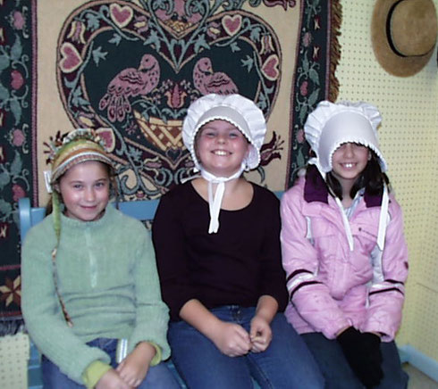 2009 Everybody Loves the Amish Hats in the Various Shops we Visit