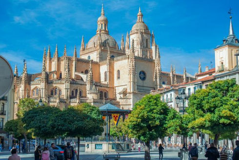Splendid Cathedrals are among the many Sights on your Sunny Spain tour