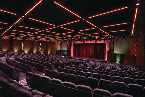 Enjoy Award-winning Entertainment nightly in the Stardust Theater aboard Norwegian Breakaway