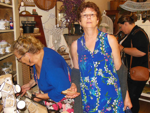 Chef Allan's Cafe had Fun Gift Items, Primitives, Gourmet Snacks, and Jewelry