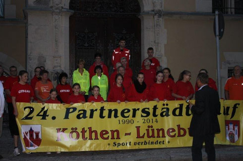 04:45 Uhr - Verabschiedung durch OB Zander