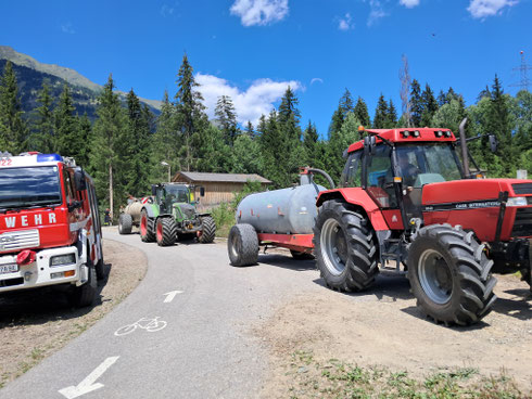 Link: Mit den Traktoren im Waldbrand-Einsatz