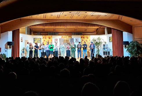 Meine Leiche, deine Leiche > erfolgreich aufgeführtes Theaterstück "unserer Schauspieler" im März 2026