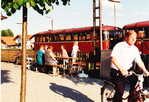 25. Mai 94 (ca. 18:40 Uhr): Bahnhofsatmosphäre in Pfarrkirchen