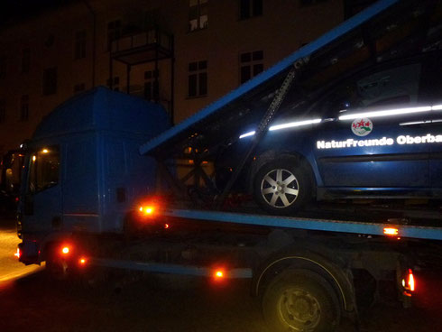Abtransport zur Schrottpresse