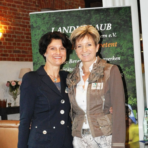 Ina Bärschneider und Cornelia Hass bei der Verbandstagung 2016 auf Usedom