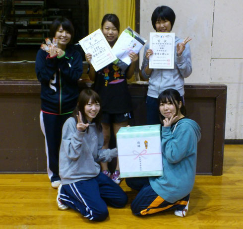 女子団体 優勝 平田球友会