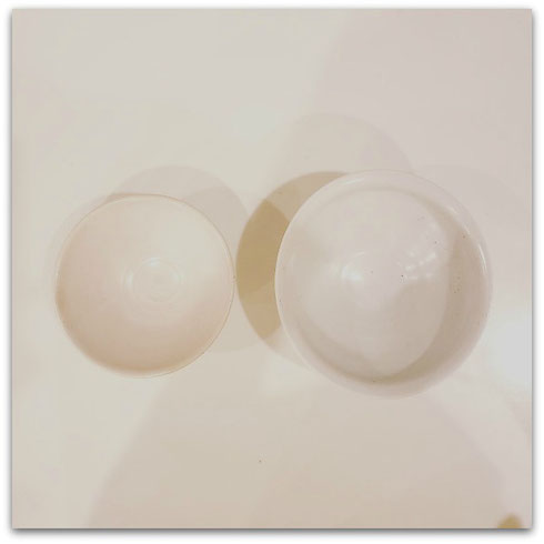 先日、信頼している幼なじみが贈ってくれた器(画像・右)