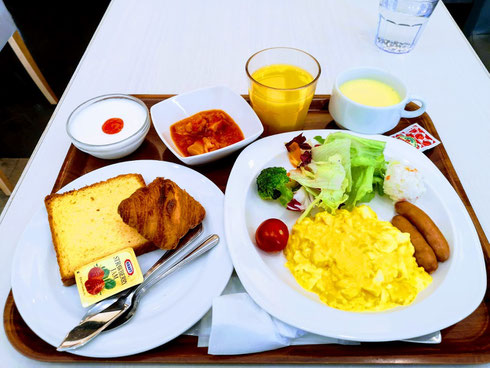いつものビュッフェではもっとモリモリに食べます!