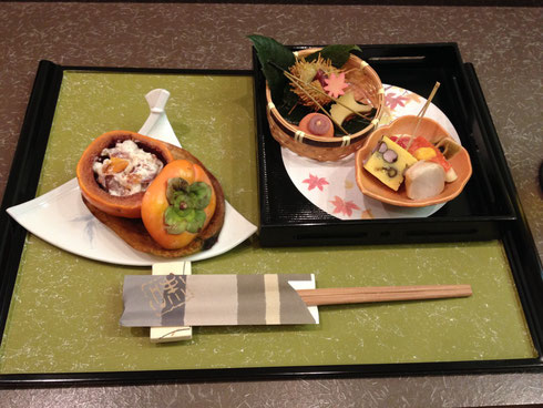 おまかせ3500円が「秋」になっていました。栗のイガイガもお素麺でできていて美味しいです。