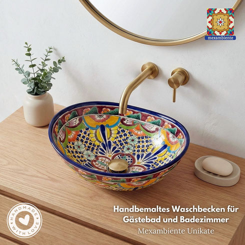 Gästebad mit ovalem mexikanischem Waschbecken FRIDA im Talavera-Stil – ein farbenfrohes Badezimmer.