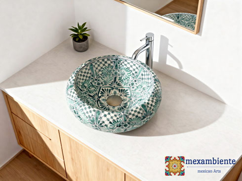 Eleganter Waschtisch mit Mexiko Waschbecken in grün-weiss Talavera Stil