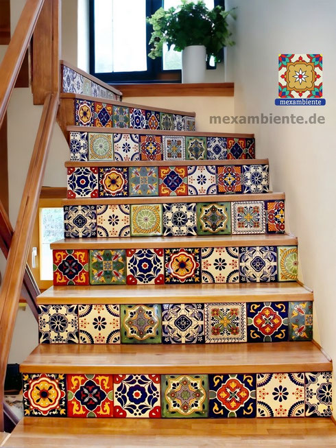 Mediterrane Treppe mit gefliesten Setzstufen und bunten mexikanischen Fliesen 15x15 cm