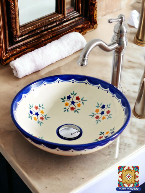 Handbemalte Waschschale im Landhausstil mit floralem Muster