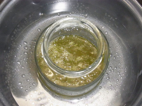 湯煎にかけます