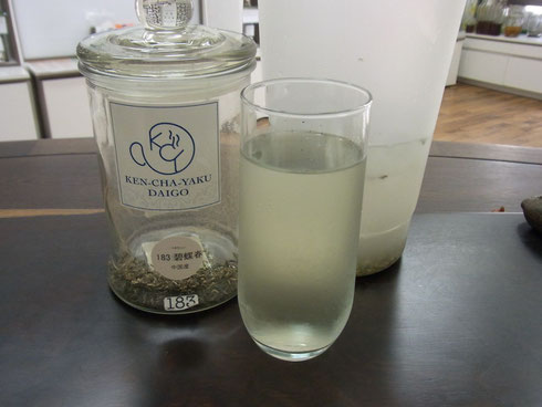 水出し緑茶(1時間後)
