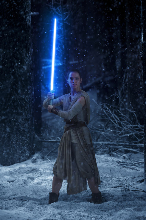 Star Wars 7 Blu-ray - Daisy Ridley as Rey - Lucasfilm - kulturmaterial