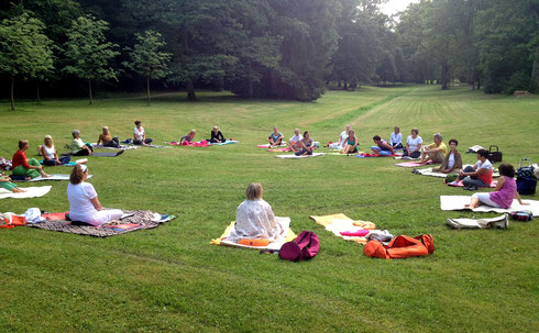 Yoga im Park,  August 2014