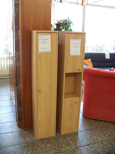 Hochschrank, je 20,00 €