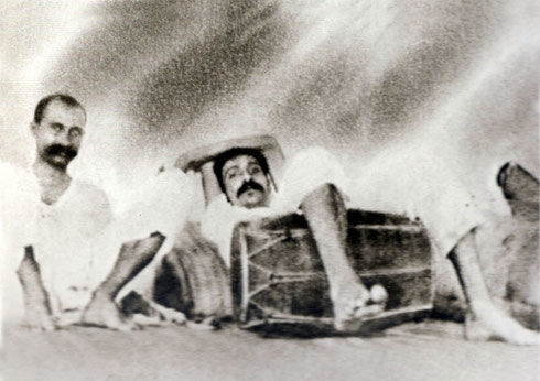 LP : 1922 - Meher Baba resting with Gustadji Hansotia