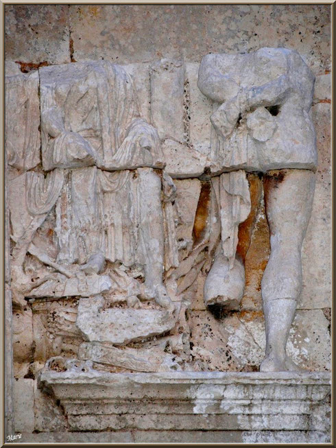 Détail de l'Arc de Triomphe des Antiques à Saint Rémy de Provence, Alpilles (13)