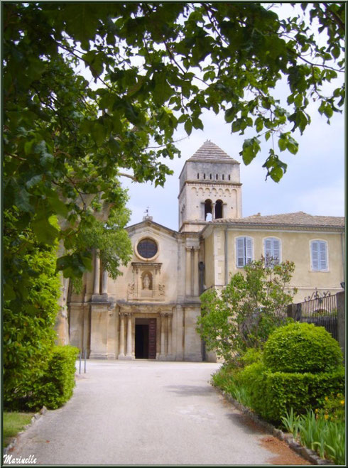 Le monastère de Saint Paul de Mausole à Saint Rémy de Provence (Alpilles - 13) : l'entrée