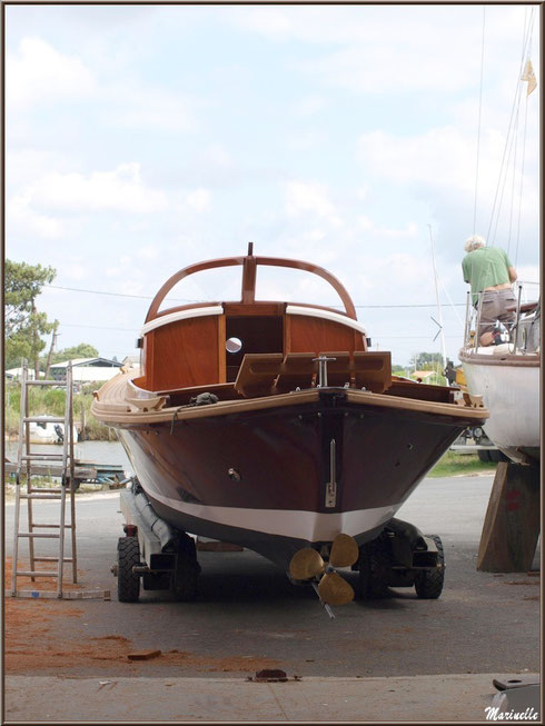 Pinasse "Ayla" prête pour la mise à l'eau, Chantier Naval Debord et Charmet, Port de Meyran à Gujan-Mestras, Bassin d'Arcachon (33)