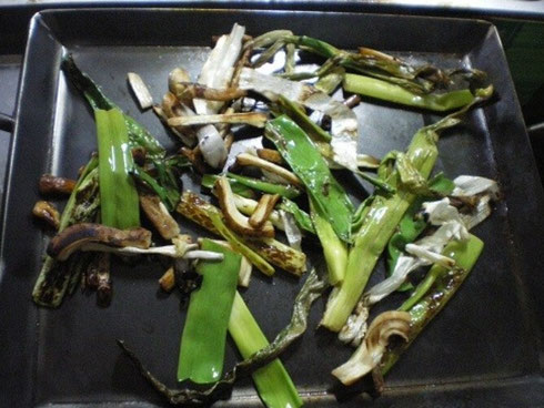鉄板プレス料理 シーズニング 鉄板 お手入れ 錆落とし 極厚 BBQ bbq メンテナンス 磨き方 手入れ方法 手入れ サビ 錆びた鉄板 焦げ落とし ヘラ 黒皮鉄板 育て方 温度 錆びない方法 分厚い鉄板 洗い方 鉄板焼き 掃除 やり方 昭和屋工業 バーベキュー キャンプ 洗剤