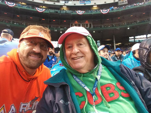 Nella foto Marlins man (sx) e Cubs # 1 Fan The Pink Hat (dx)