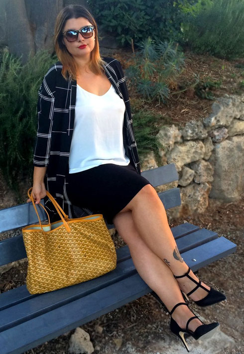 CHICWITHCURVES BLOG MODE MARSEILLE LOOK MAXI JUPE KIMONO LONG PRIMARK NOIR ET LIGNES BLANCHES CARREAUX