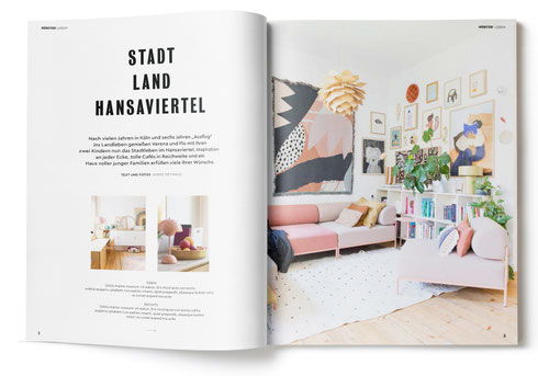Linke Seite zwei Bilder: Blick ins Kinderzimmer und Detailaufnahme Arrangement auf Kommode. Rechte Seite Blick ins Wohnzimmer mit viel Kunst an den Wänden und einem Sofa von Noah Living