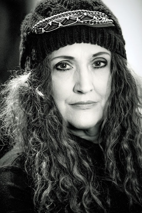 Szene-Urgestein: Singer/Songwriterin Anne Haigis ist auch nach fast 50 Jahren Bühnenpräsenz weiterhin auf Neverending-Tour. Foto: Jens Tronicke