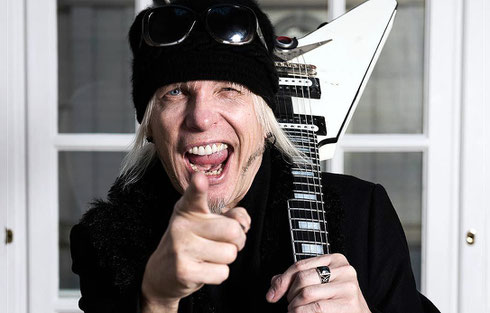 Ausnahmegitarrist Michael Schenker hat mit UFO Rockgeschichte geschrieben. Im kommenden Jahr präsentiert er beim Balinger "RVBang Festival" ein Set mit diversen Klassikern aus seiner Zeit mit der britischen Hardrock-Legende. Foto: Kevin Nixon