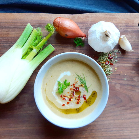 Fennel soup with some cream added some citrus oil, dill &chili flakes ! 