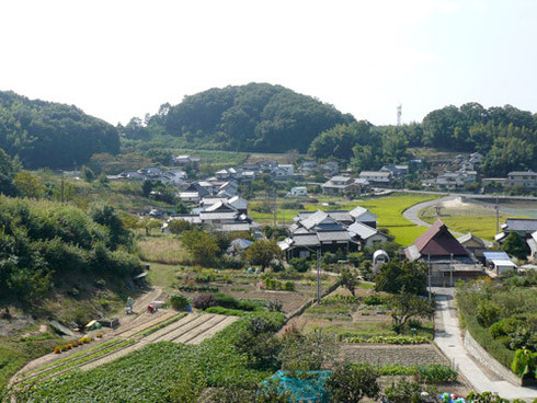 お墓から見える村